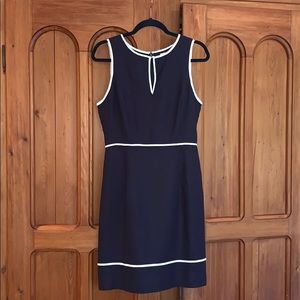 Navy sleeveless shift Dress